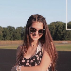 Meet your Posher, Ainsley